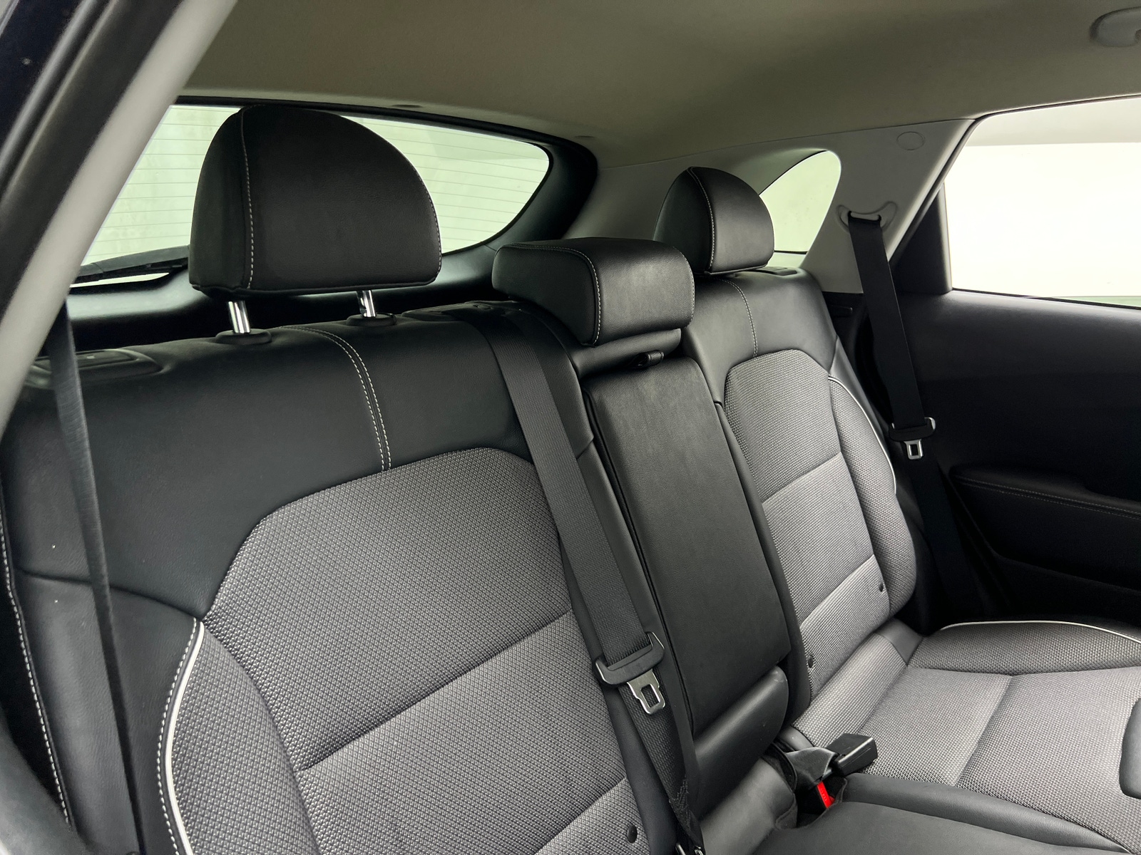 Thumbnail: 2019 Kia Niro - 5