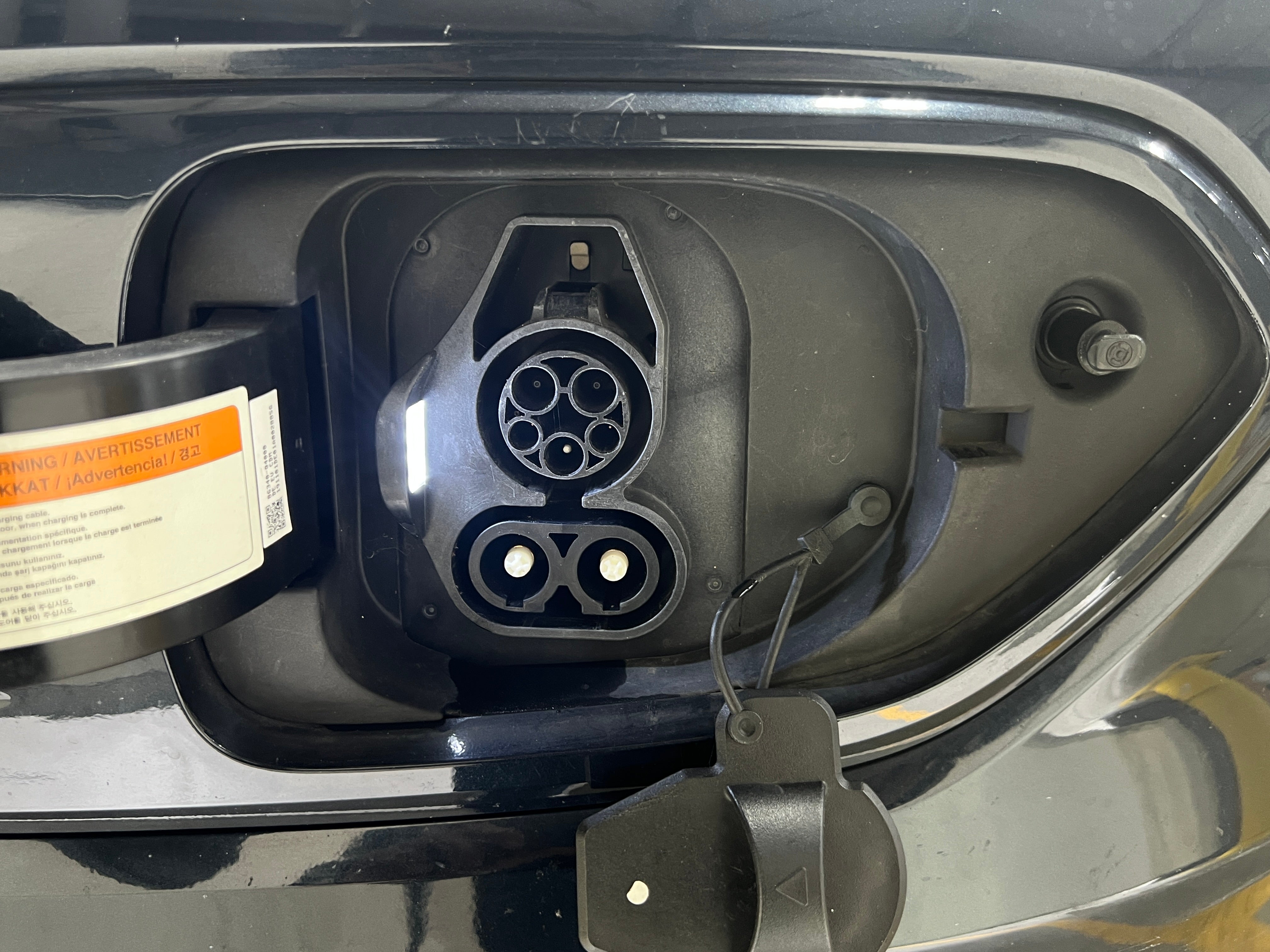 Used 2019 Kia Niro EX with VIN KNDCC3LG2K5026586 for sale in Oak Creek, WI