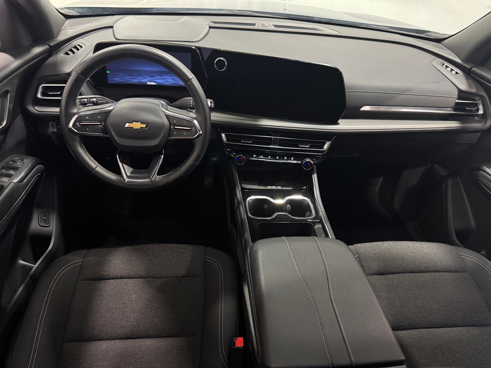 Thumbnail: 2025 Chevrolet Traverse - 3