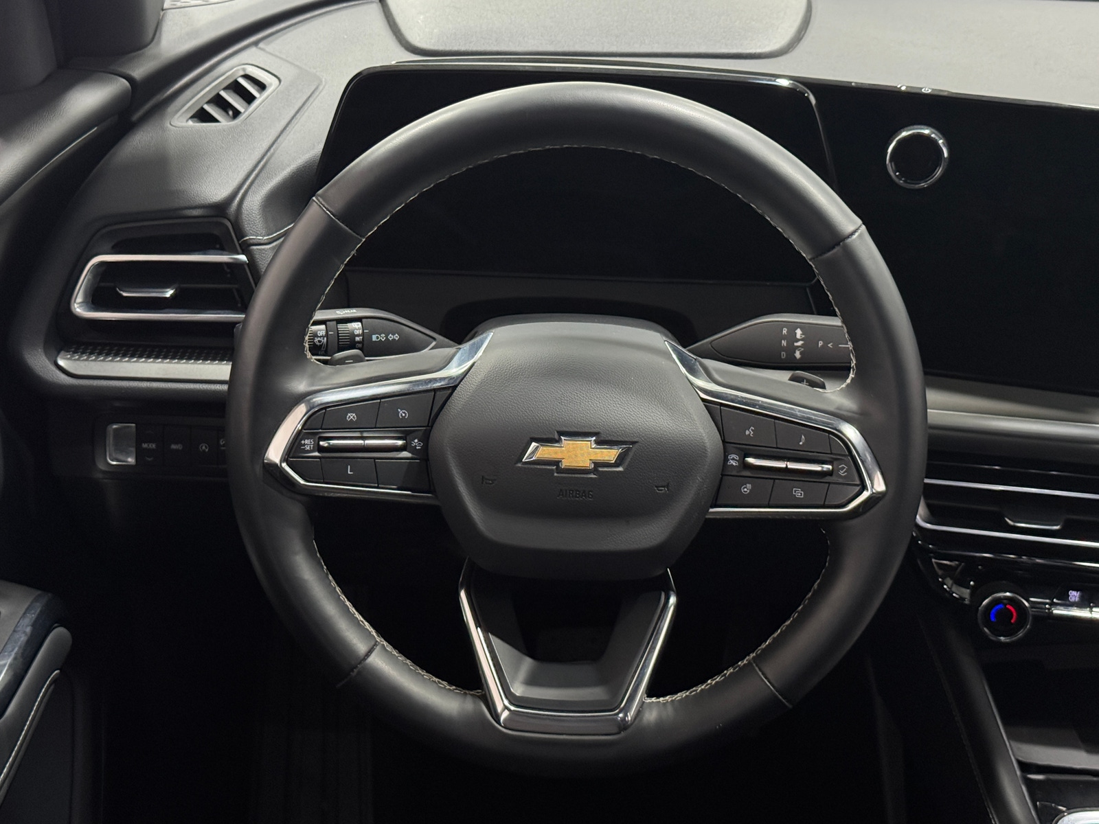 Thumbnail: 2025 Chevrolet Traverse - 5