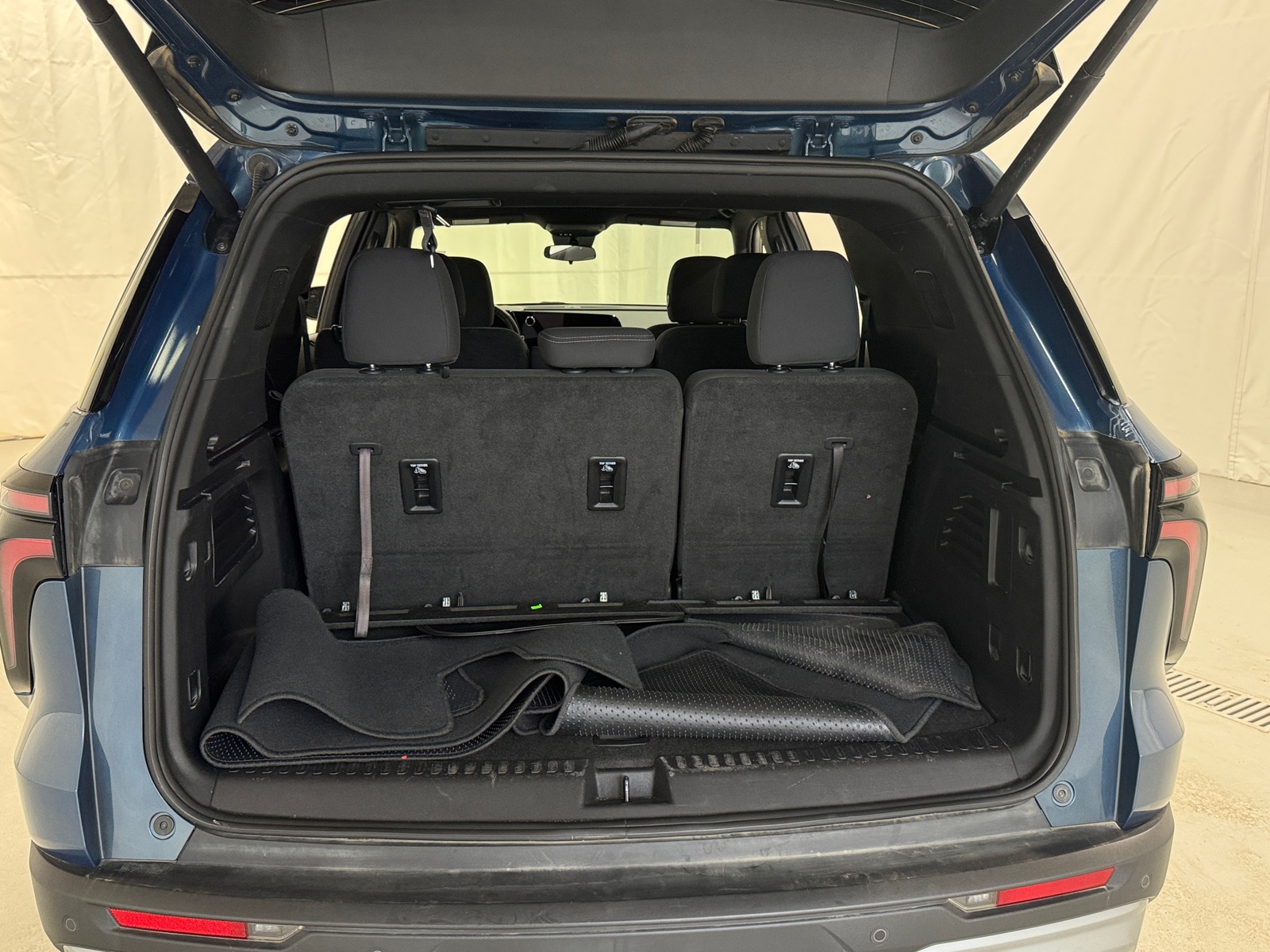 Thumbnail: 2025 Chevrolet Traverse - 7