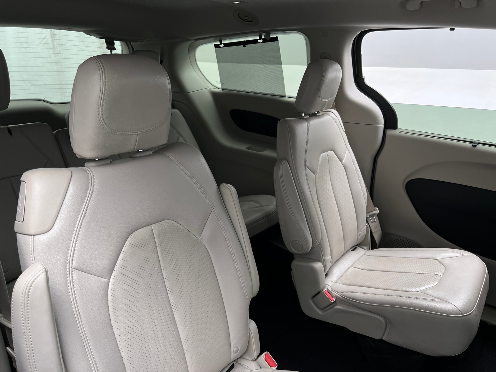 Thumbnail: 2018 Chrysler Pacifica - 5