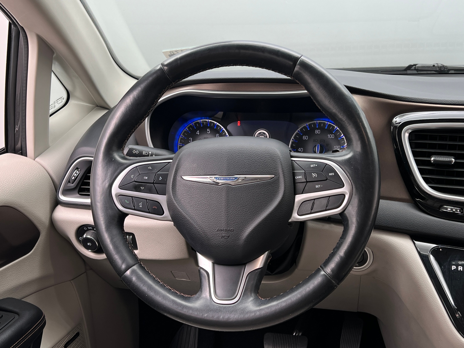 Thumbnail: 2018 Chrysler Pacifica - 4