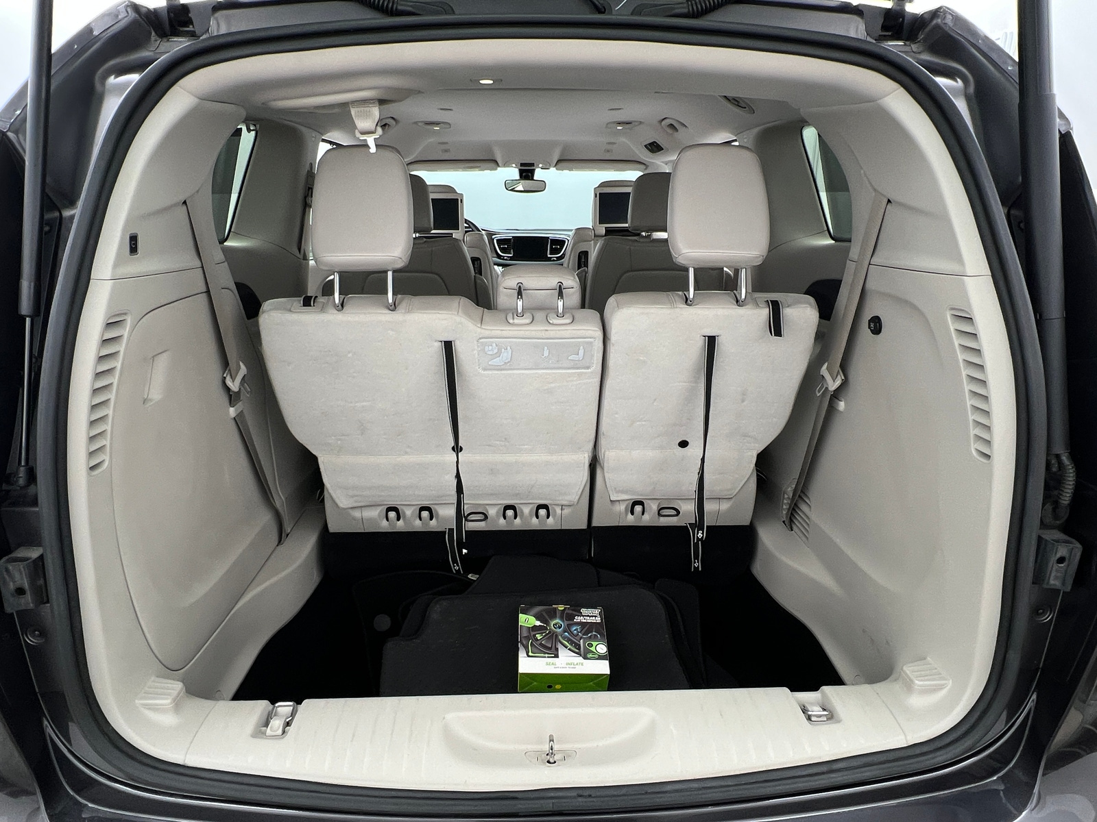 Thumbnail: 2018 Chrysler Pacifica - 6