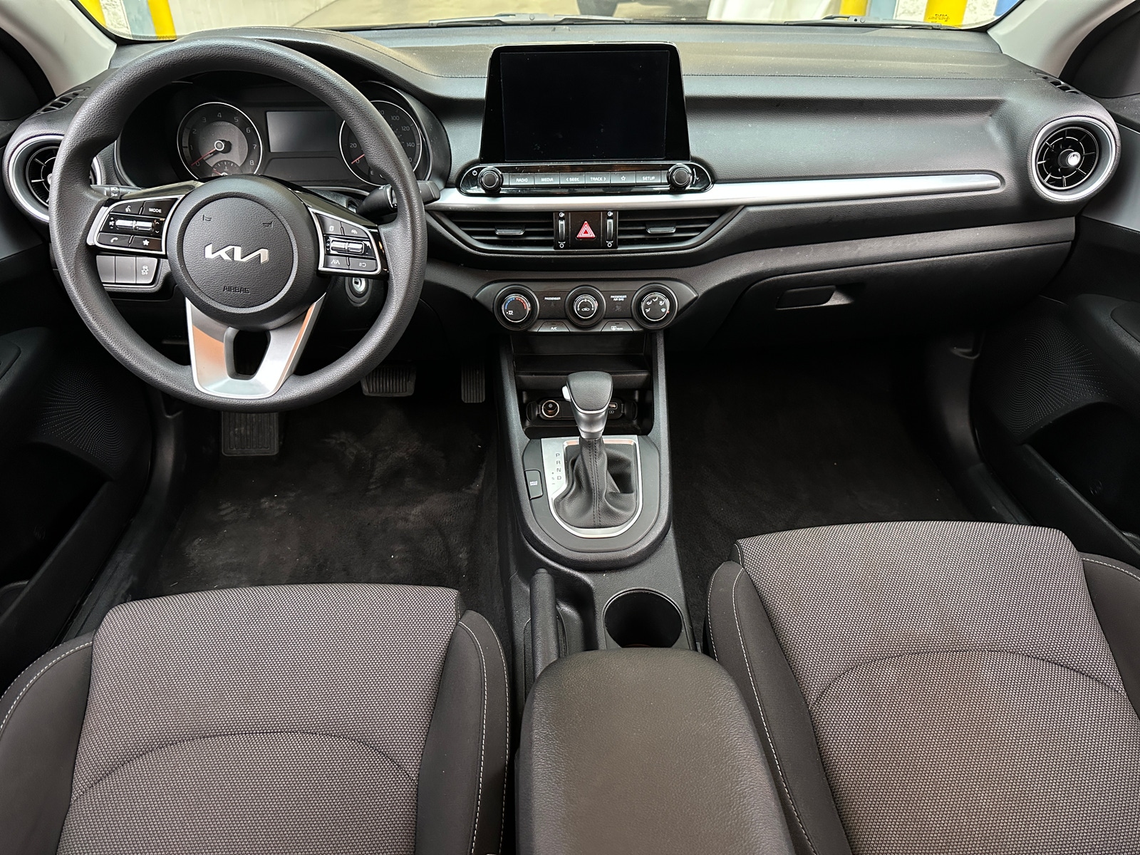 Thumbnail: 2024 Kia Forte - 3