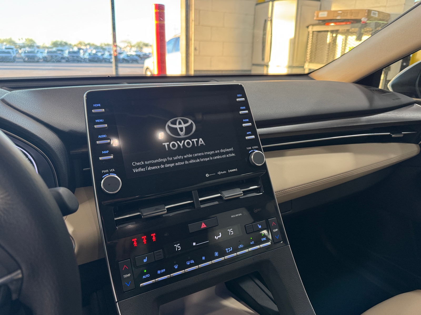 Thumbnail: 2021 Toyota Avalon - 3