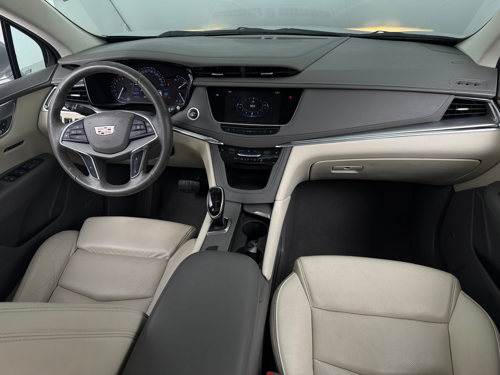 Thumbnail: 2017 Cadillac XT5 - 2