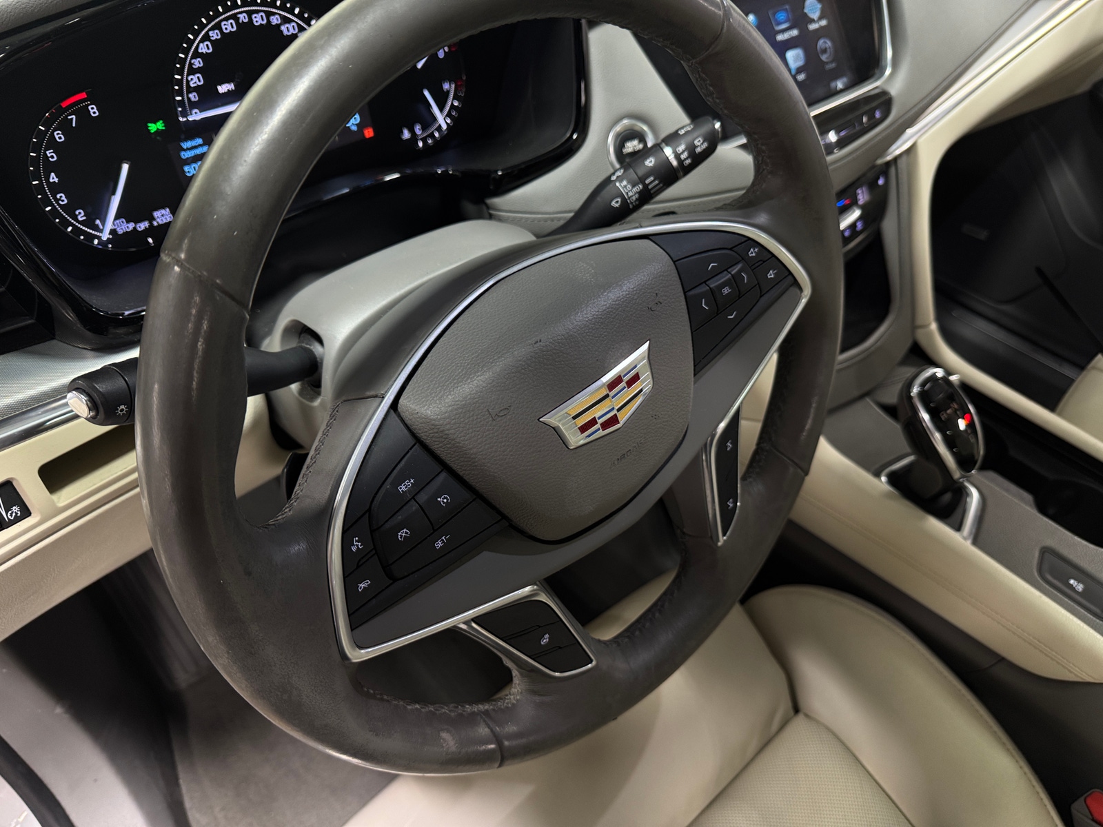 Thumbnail: 2017 Cadillac XT5 - 4