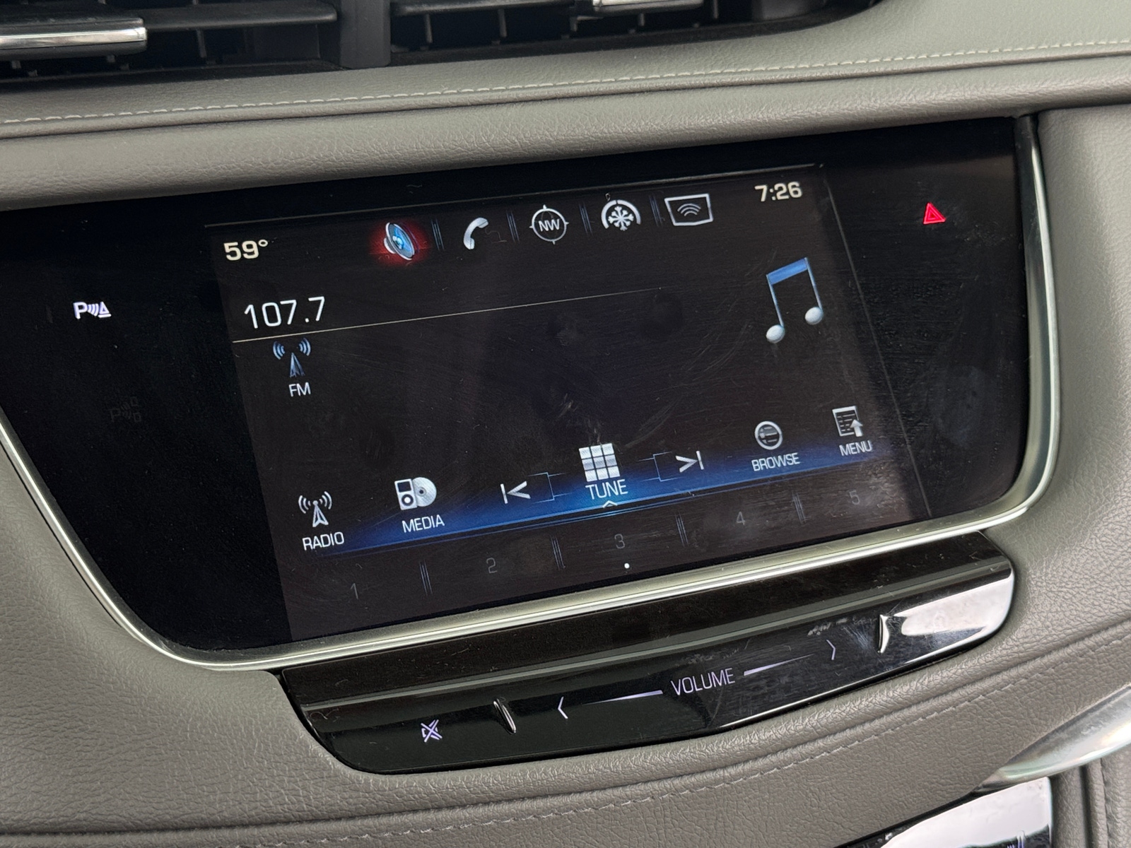 Thumbnail: 2017 Cadillac XT5 - 3