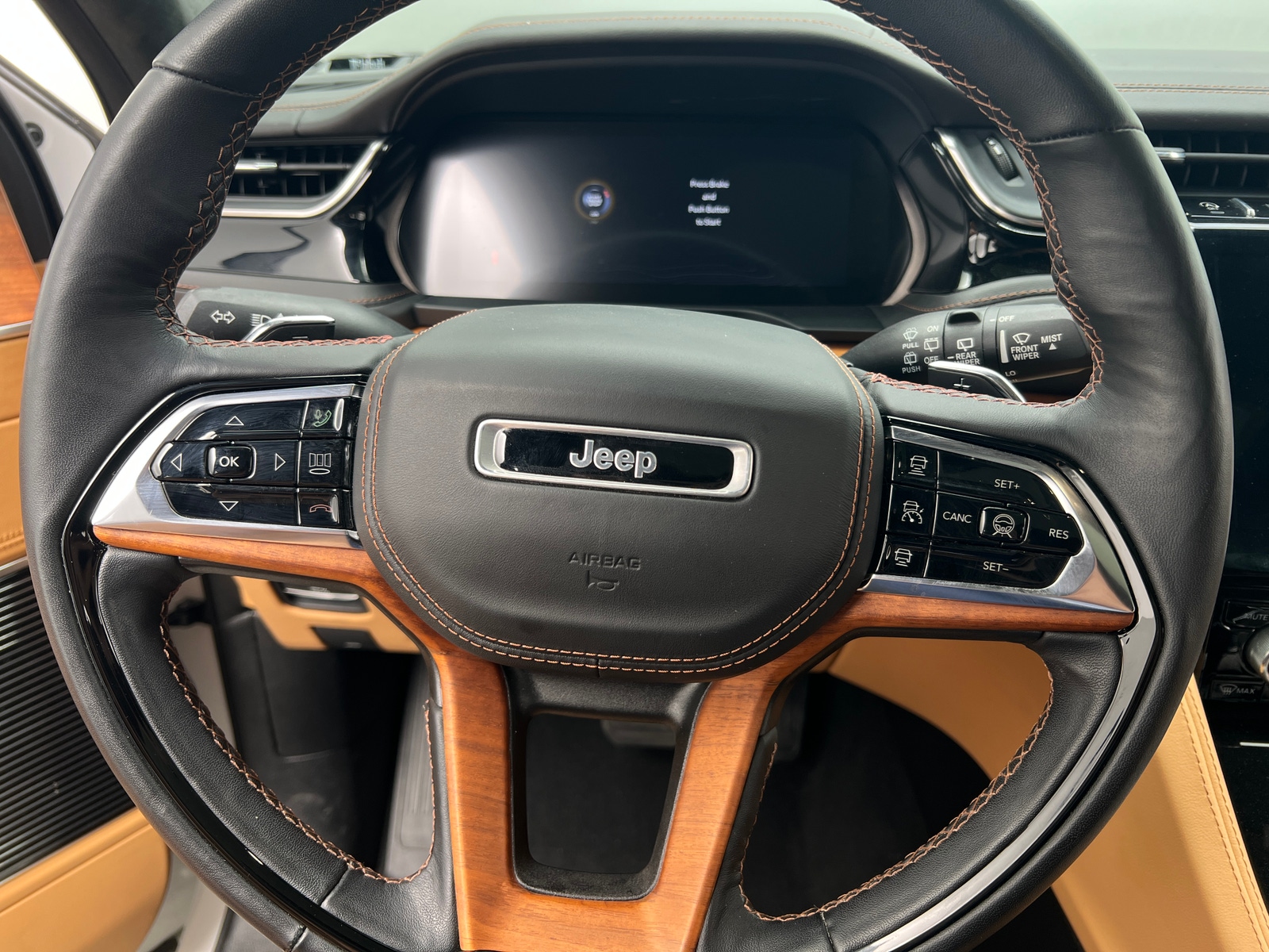 Thumbnail: 2023 Jeep Grand Cherokee L - 4