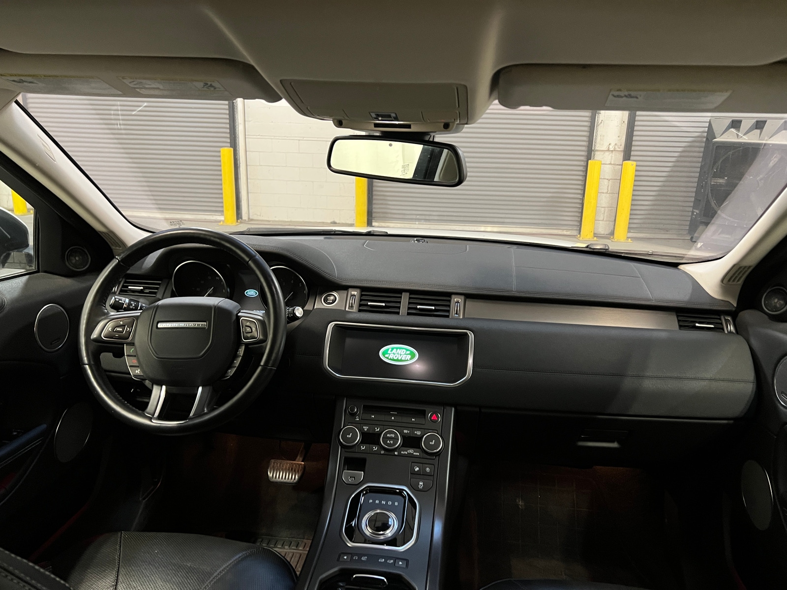 Thumbnail: 2018 Land Rover Range Rover Evoque - 2