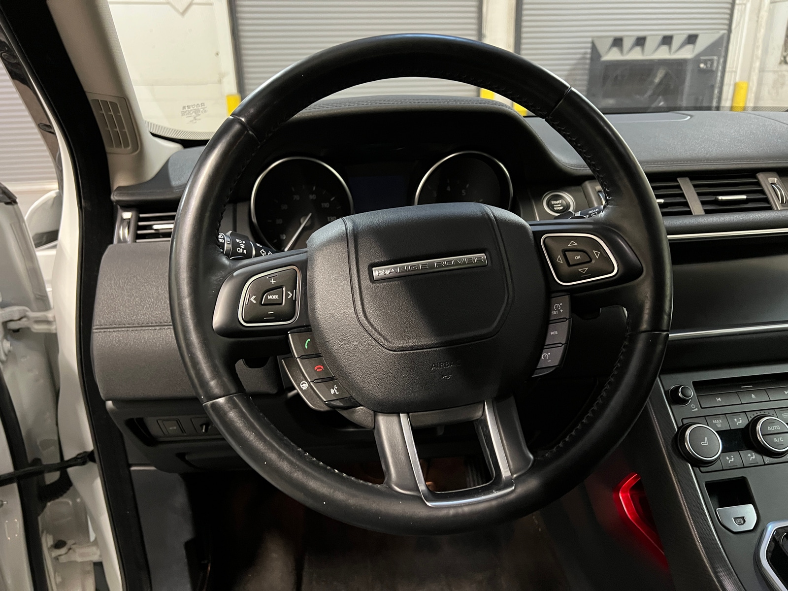 Thumbnail: 2018 Land Rover Range Rover Evoque - 4