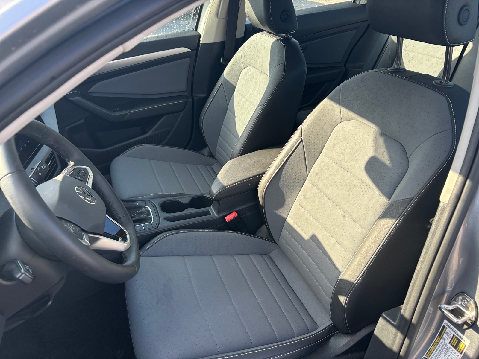 Thumbnail: 2025 Volkswagen Jetta - 2