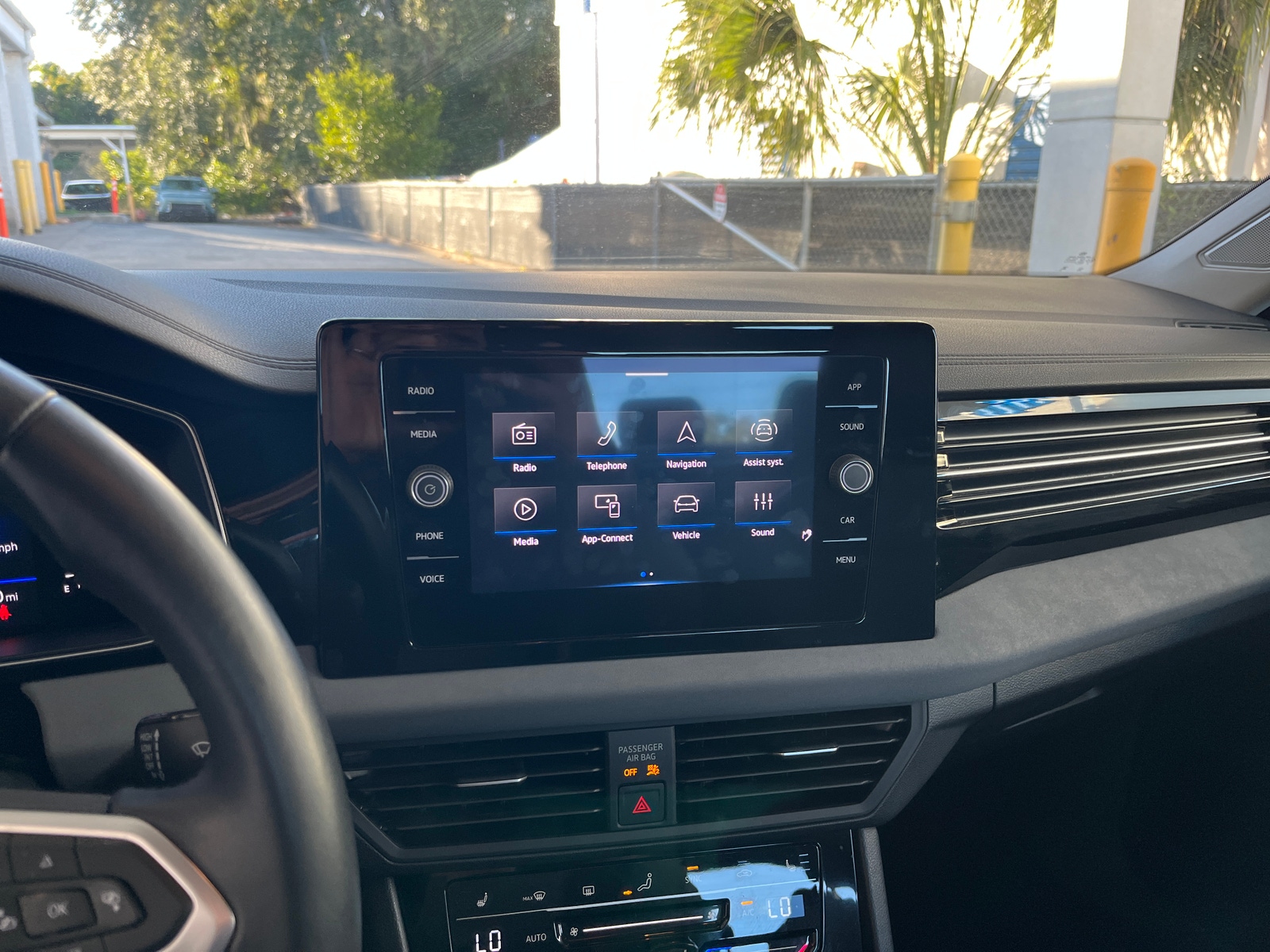 Thumbnail: 2025 Volkswagen Jetta - 3