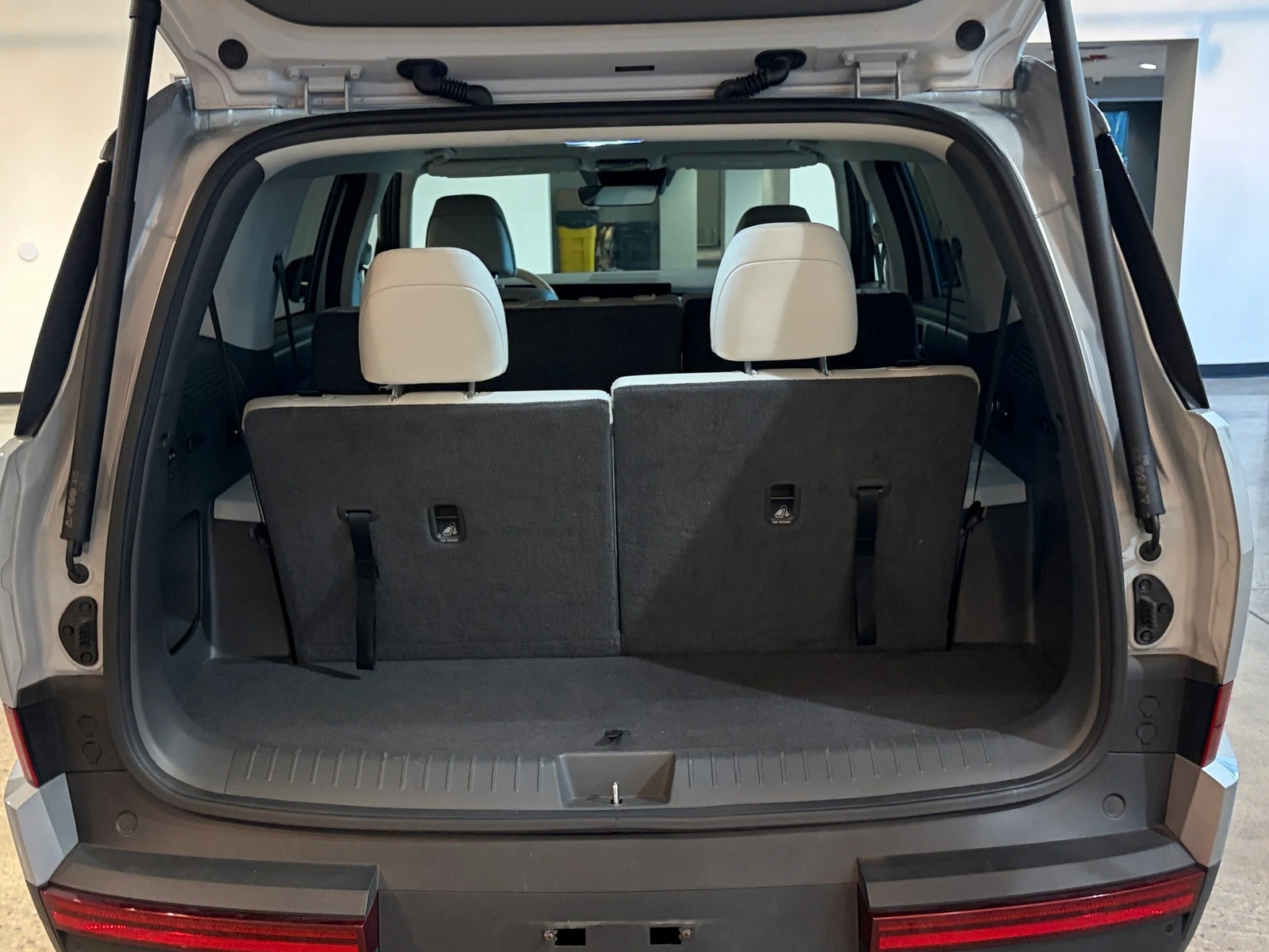 Thumbnail: 2025 Hyundai Santa Fe - 6