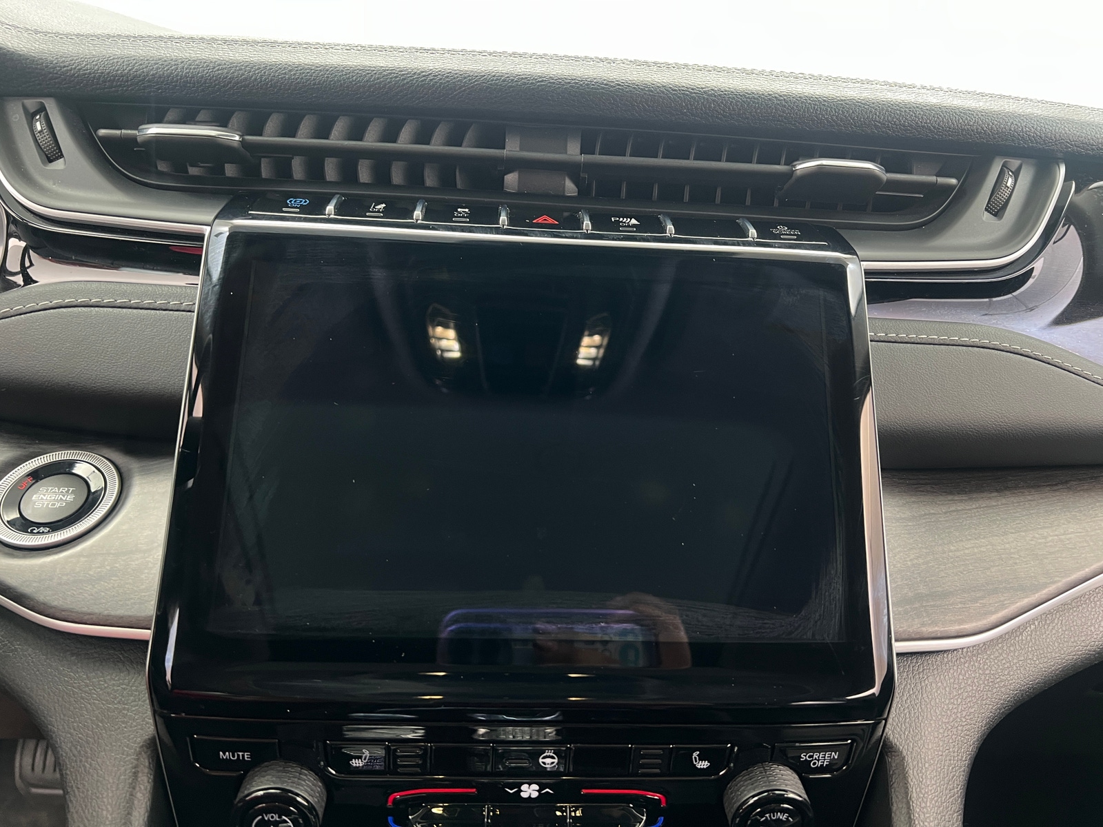 Thumbnail: 2023 Jeep Grand Cherokee - 3