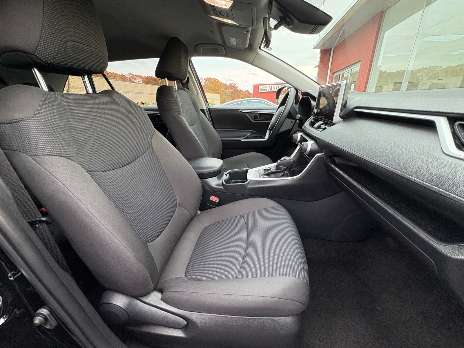 Thumbnail: 2025 Toyota RAV4 - 2