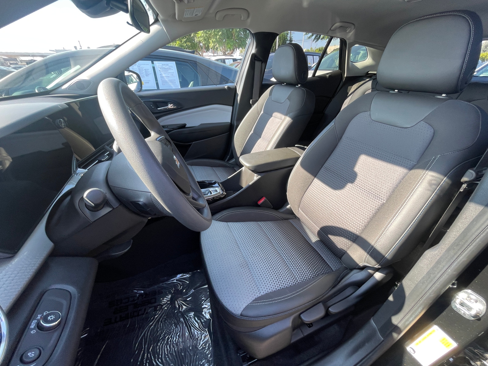 Thumbnail: 2025 Chevrolet Trax - 2