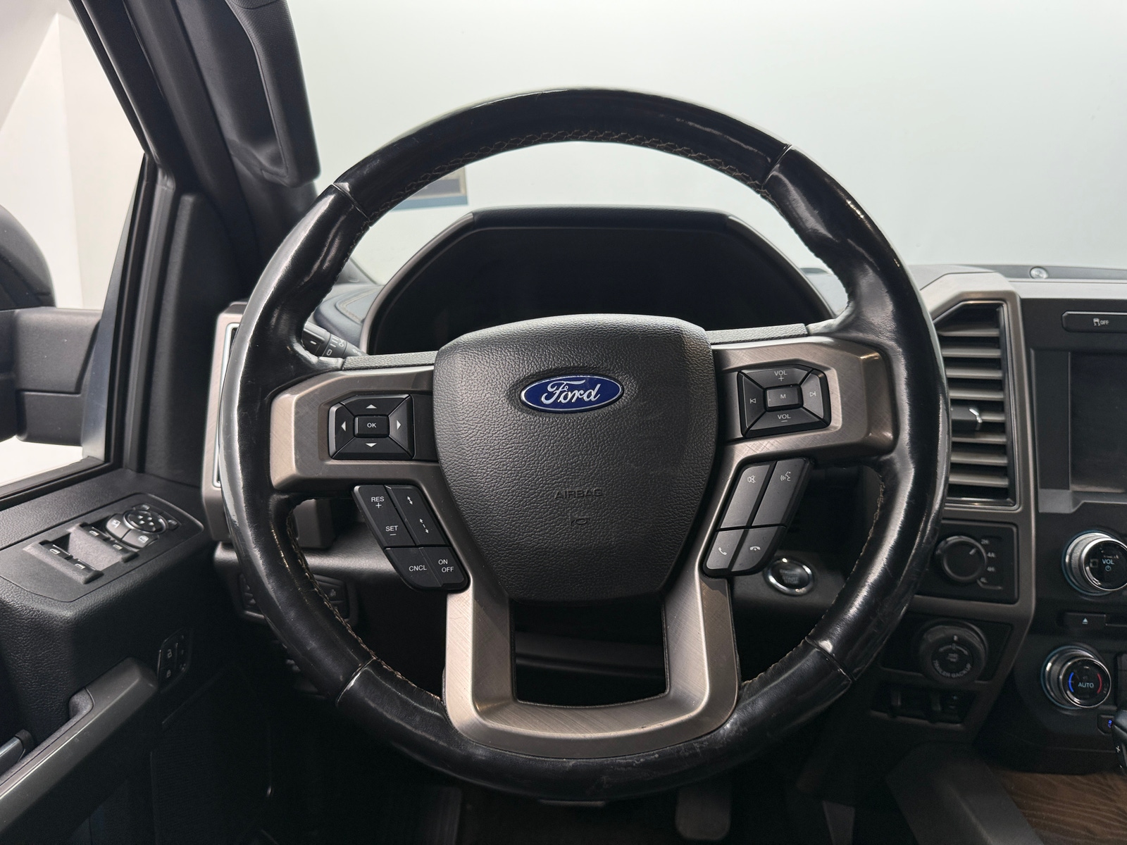 Thumbnail: 2018 Ford Econoline - 4