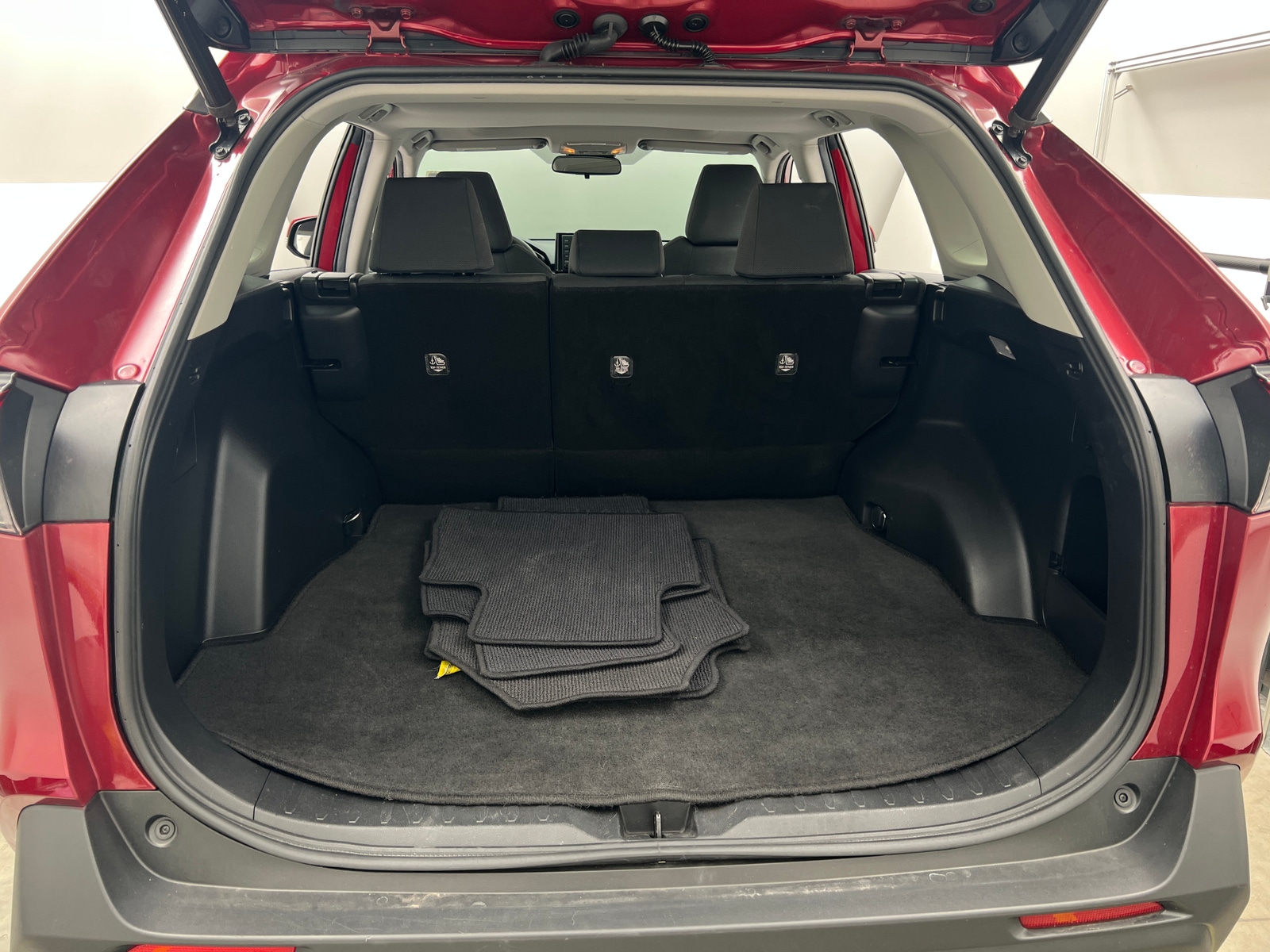 Thumbnail: 2020 Toyota RAV4 - 7