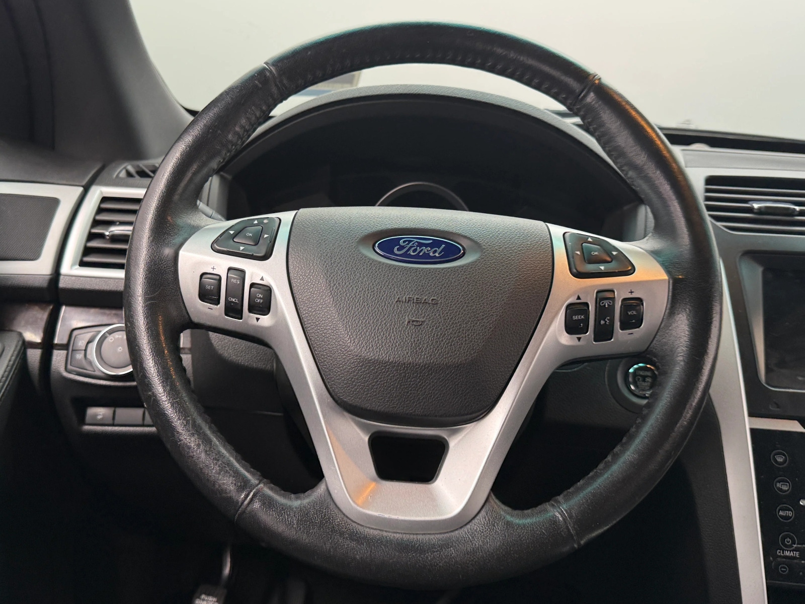 Thumbnail: 2015 Ford Explorer - 4