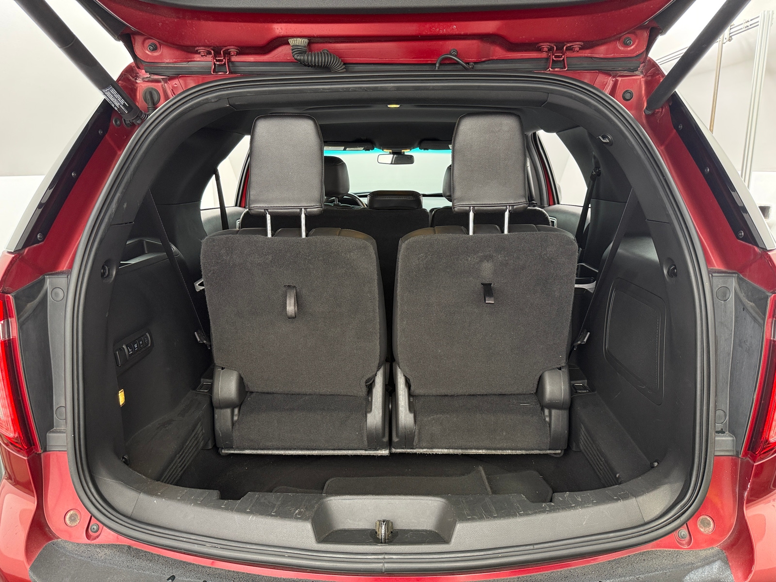 Thumbnail: 2015 Ford Explorer - 6