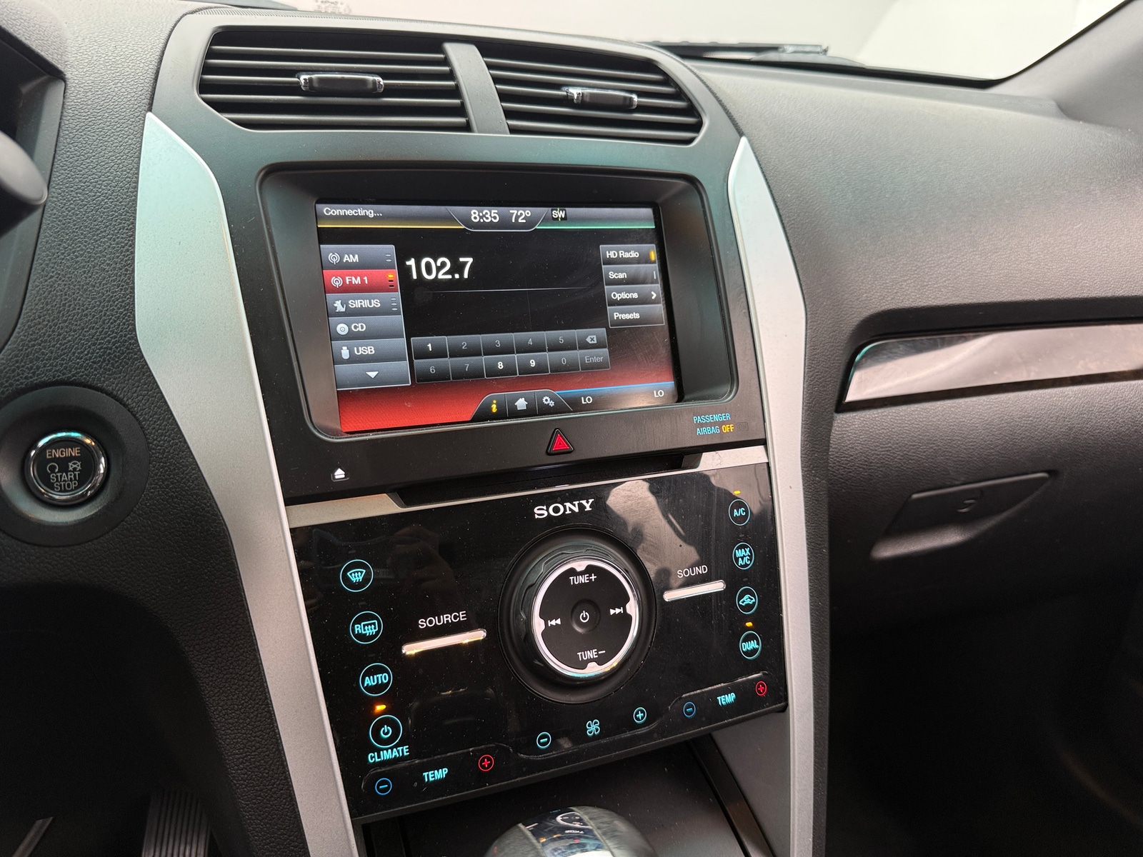 Thumbnail: 2015 Ford Explorer - 3