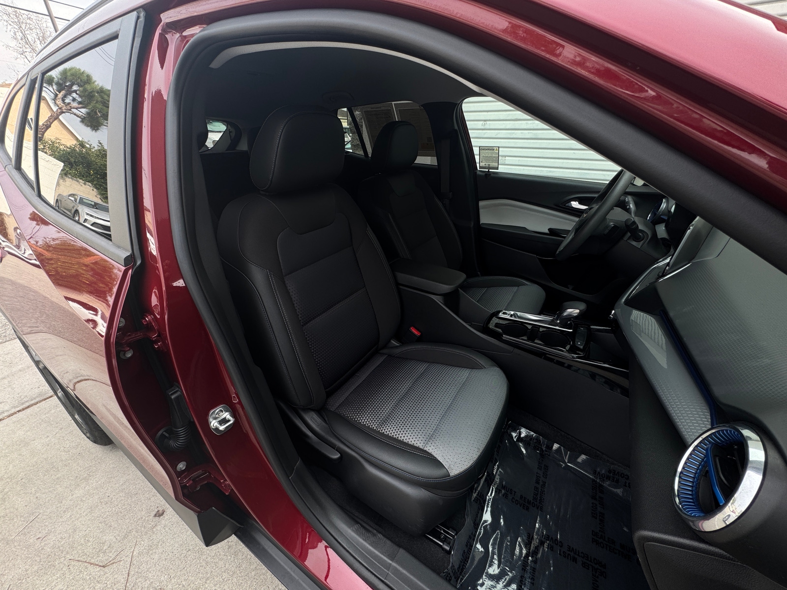 Thumbnail: 2025 Chevrolet Trax - 2