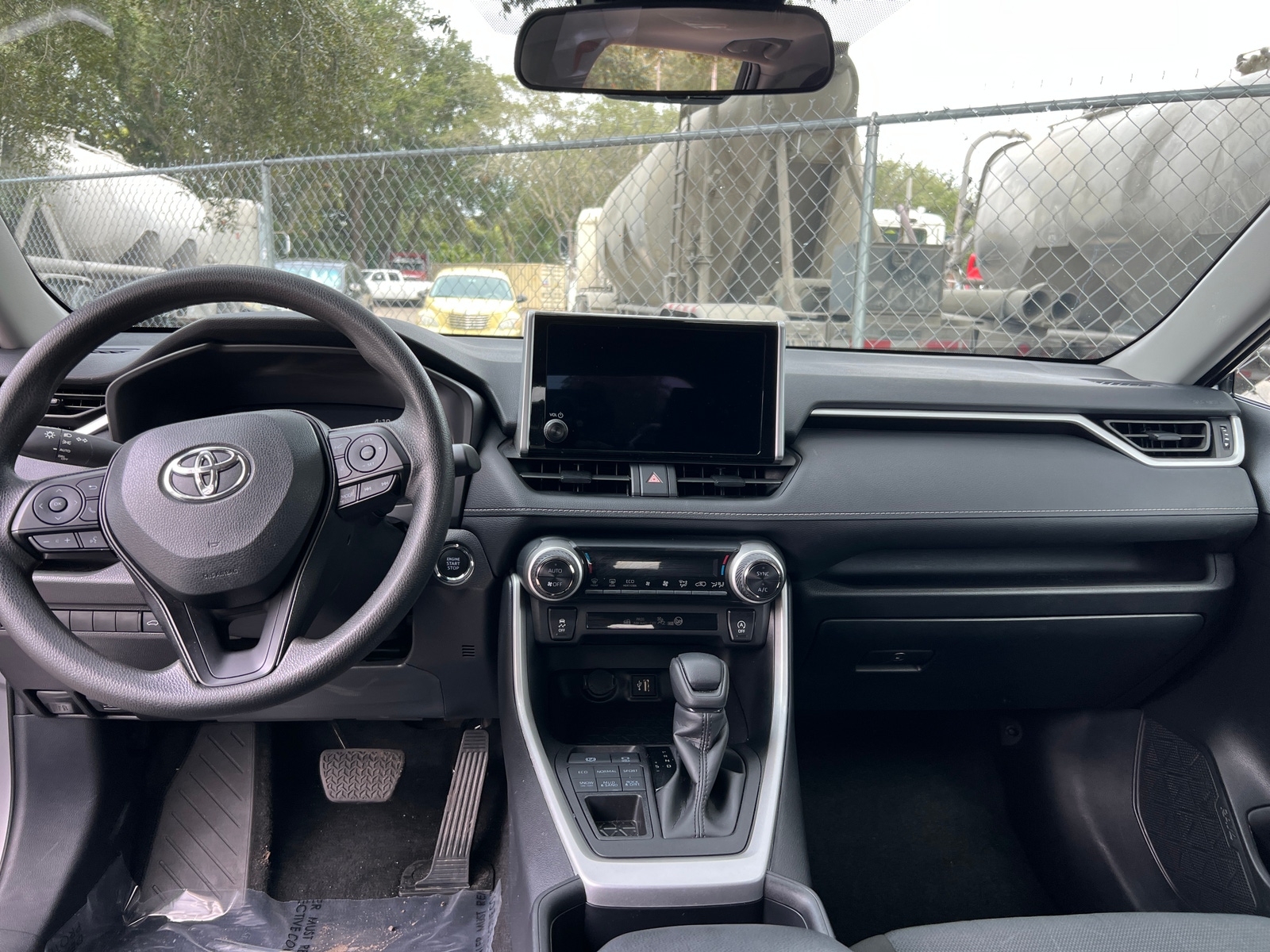 Thumbnail: 2025 Toyota RAV4 - 3