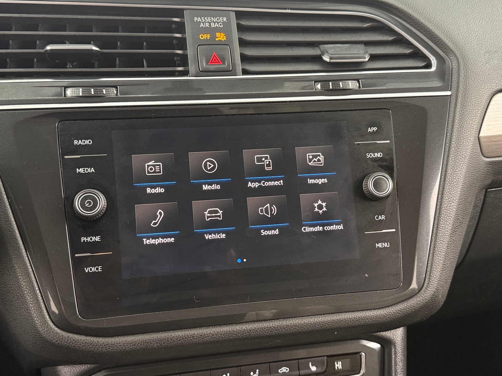 Thumbnail: 2019 Volkswagen Tiguan - 3