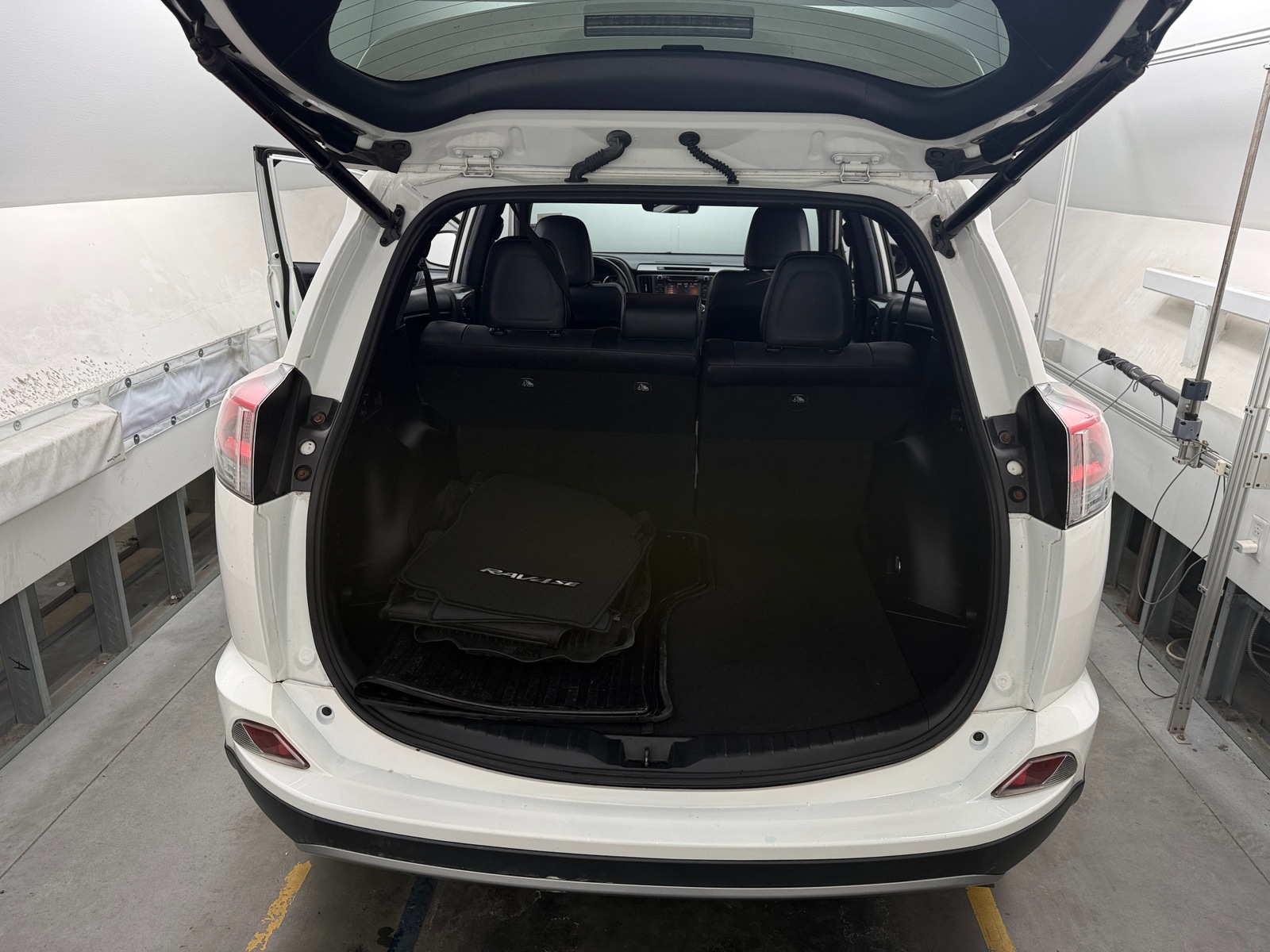 Thumbnail: 2018 Toyota RAV4 - 6