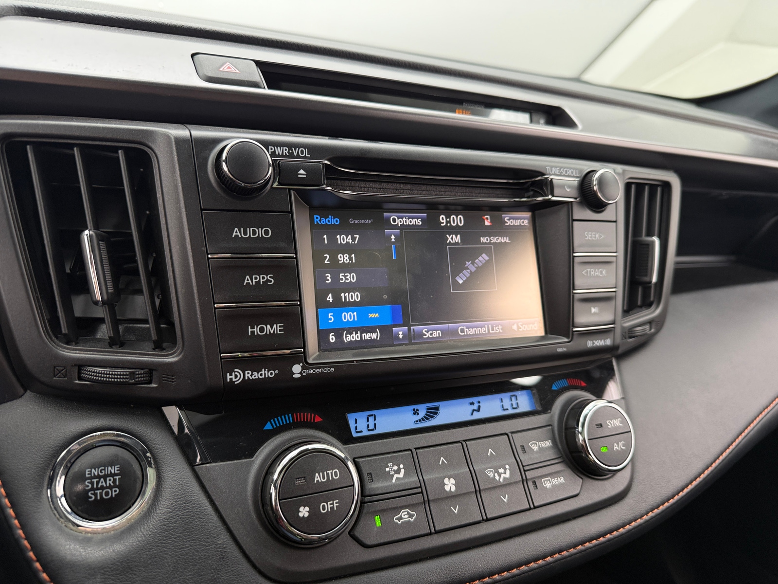 Thumbnail: 2018 Toyota RAV4 - 3