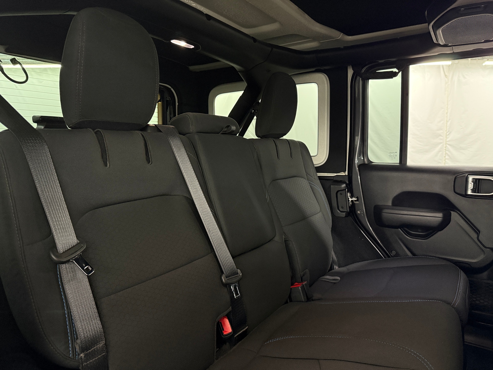 Thumbnail: 2022 Jeep Wrangler - 6