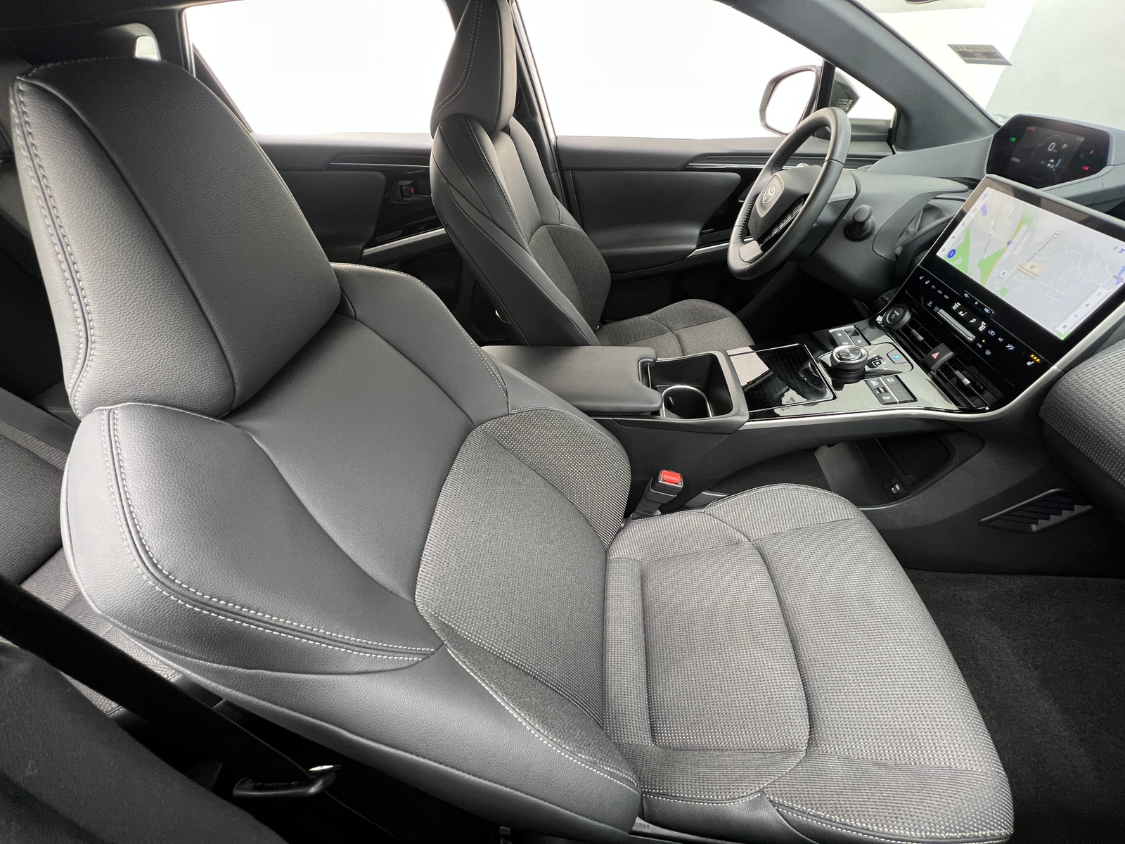 Thumbnail: 2024 Toyota bZ4X - 2