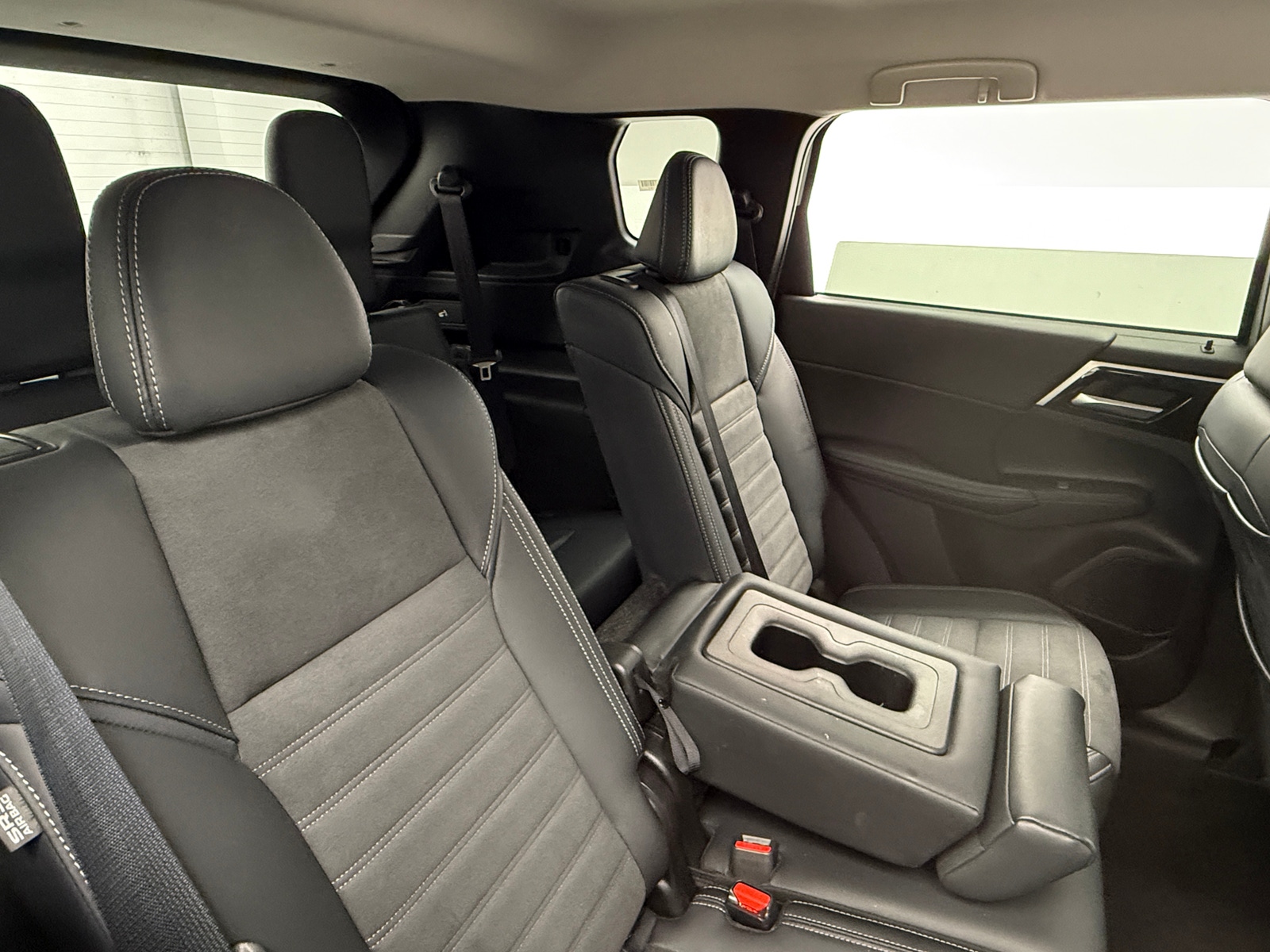 Thumbnail: 2024 Mitsubishi Outlander - 6