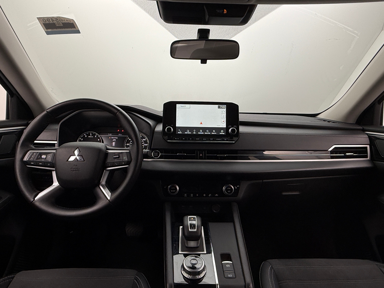 Thumbnail: 2024 Mitsubishi Outlander - 3