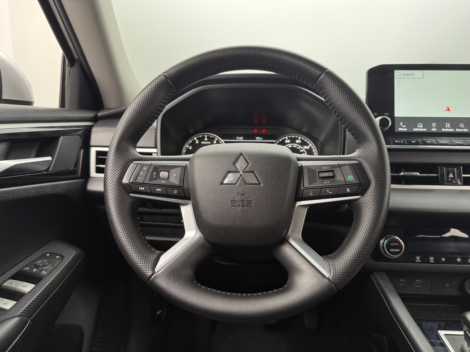 Thumbnail: 2024 Mitsubishi Outlander - 5