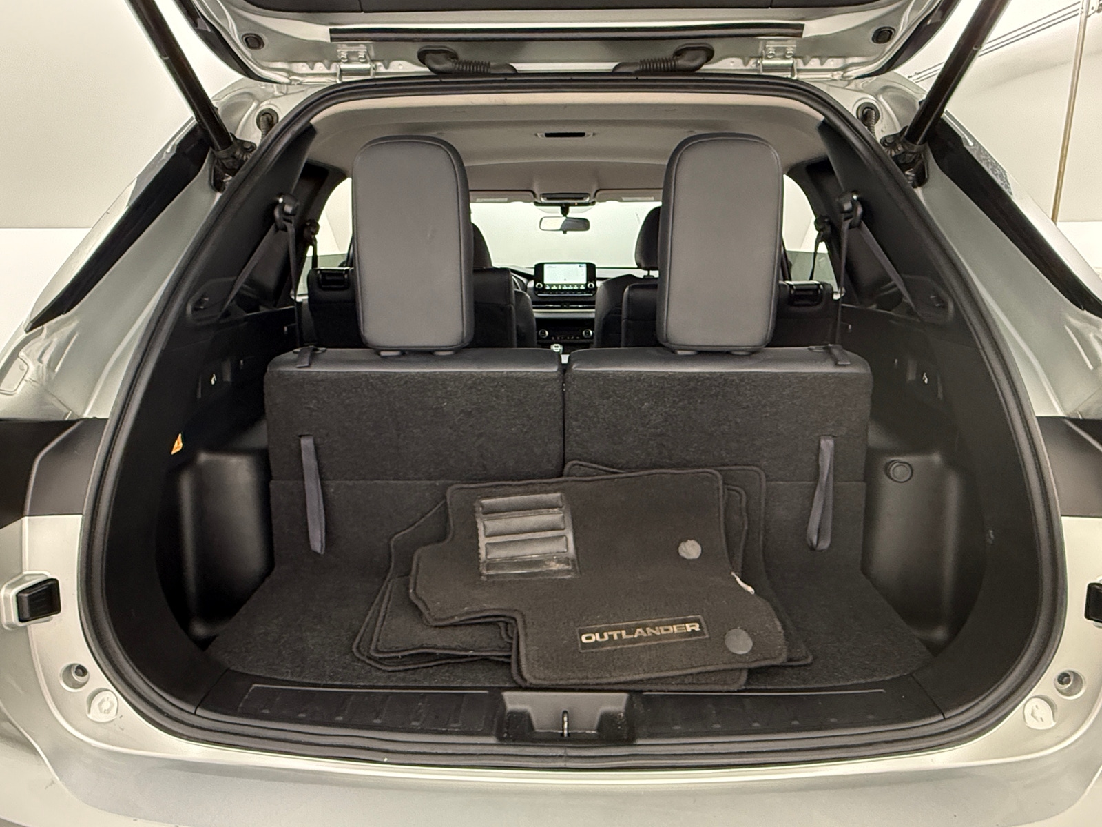 Thumbnail: 2024 Mitsubishi Outlander - 7