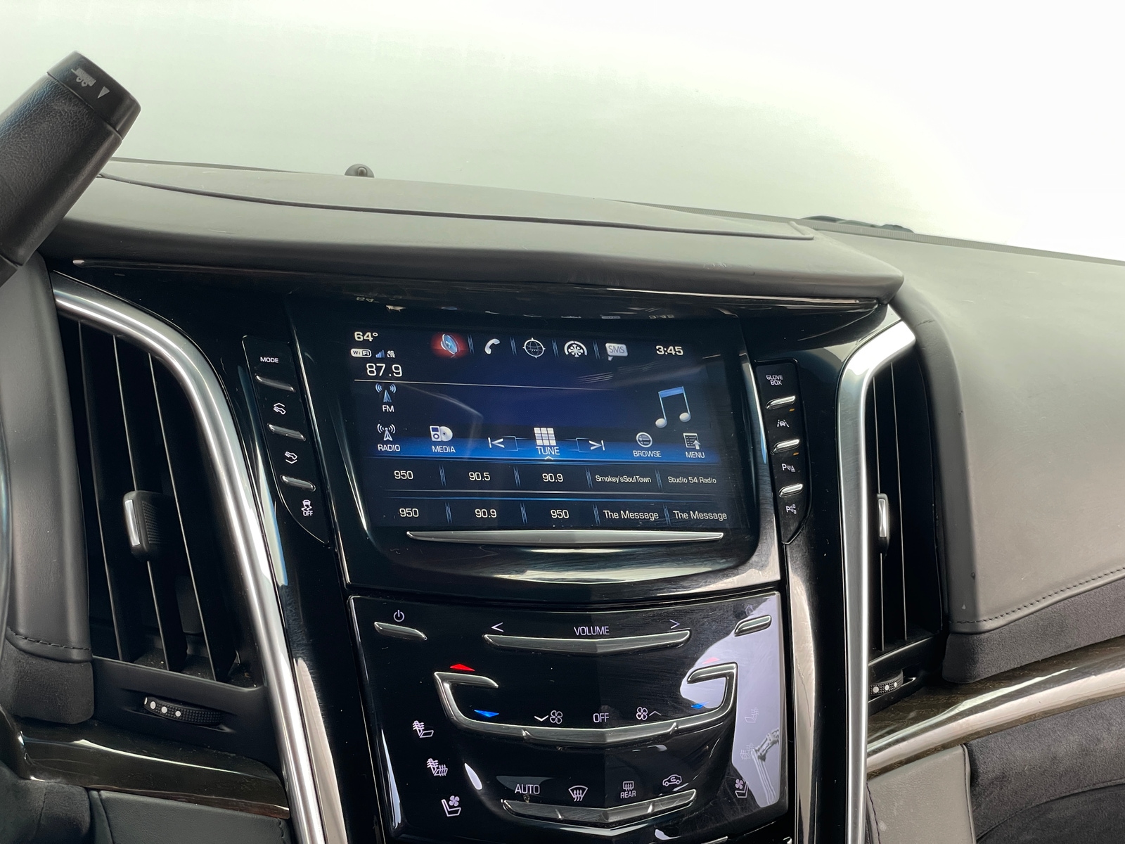 Thumbnail: 2019 Cadillac Escalade - 3