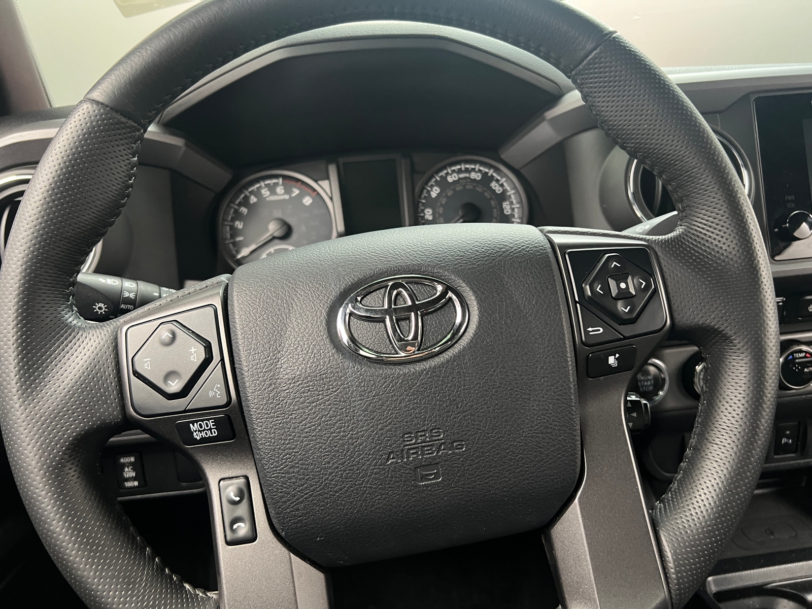 Thumbnail: 2016 Toyota Tacoma - 5