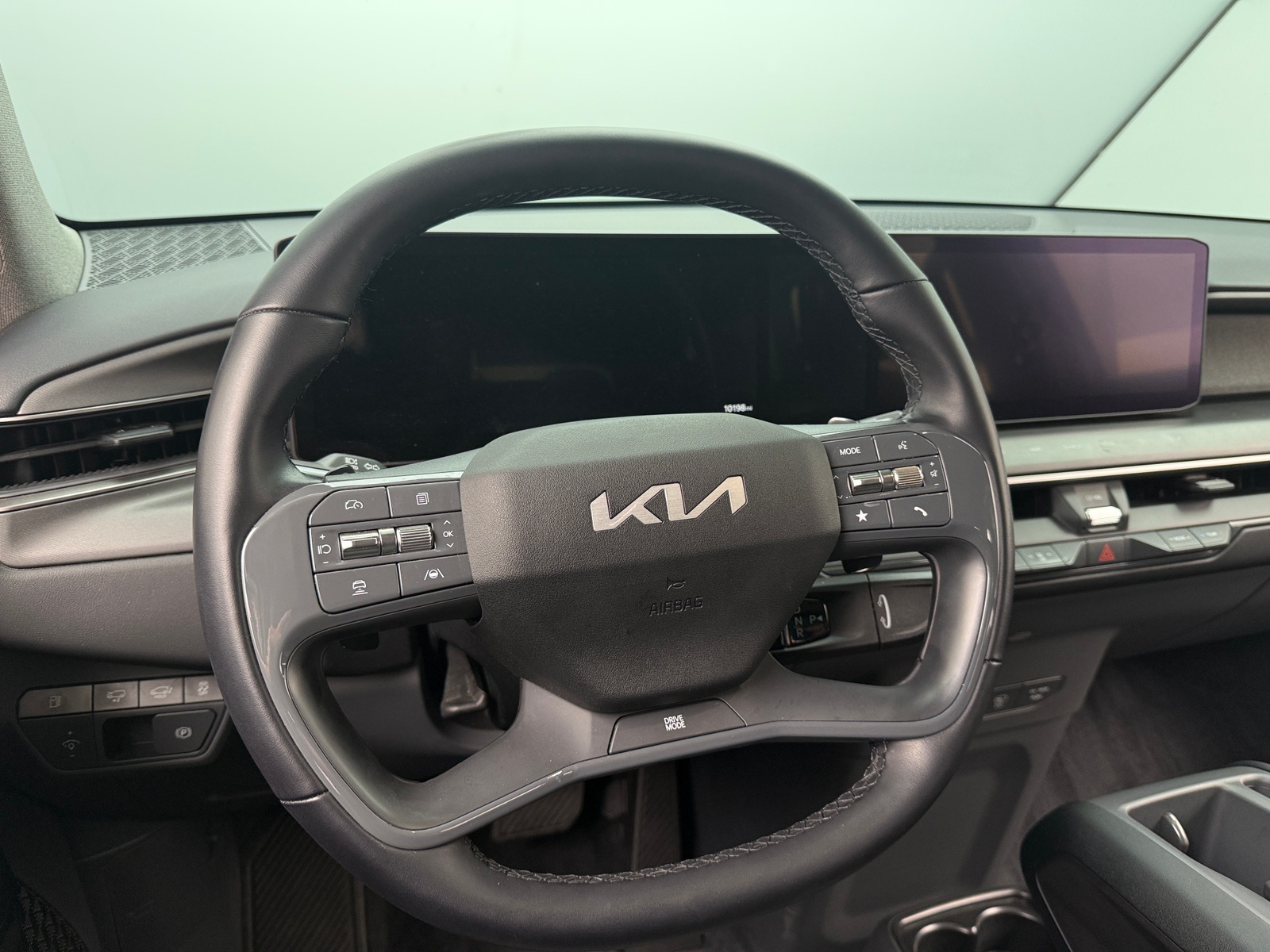 Thumbnail: 2024 Kia EV9 - 4