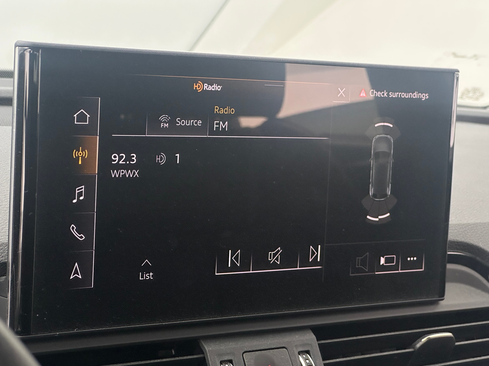 Thumbnail: 2022 Audi Q5 - 3