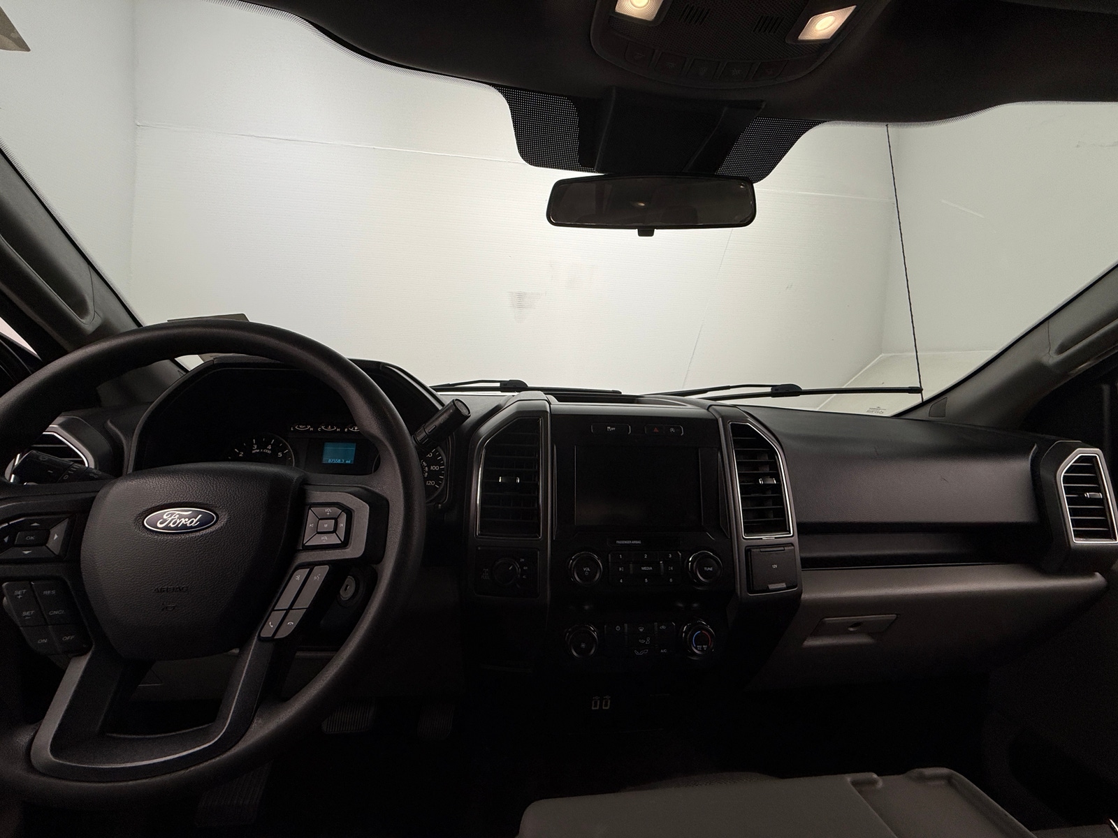 Thumbnail: 2020 Ford Econoline - 3