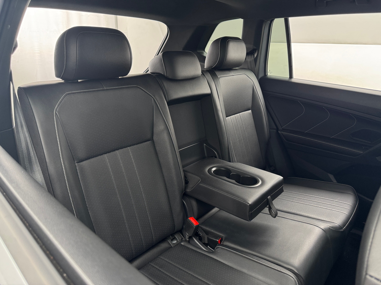 Thumbnail: 2022 Volkswagen Tiguan - 5