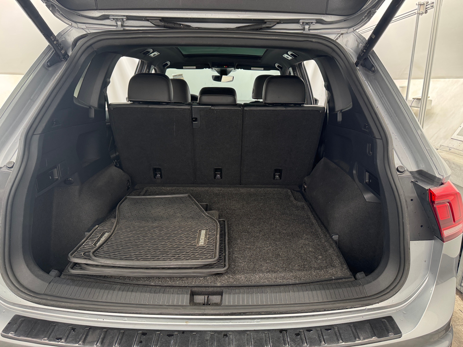 Thumbnail: 2022 Volkswagen Tiguan - 6