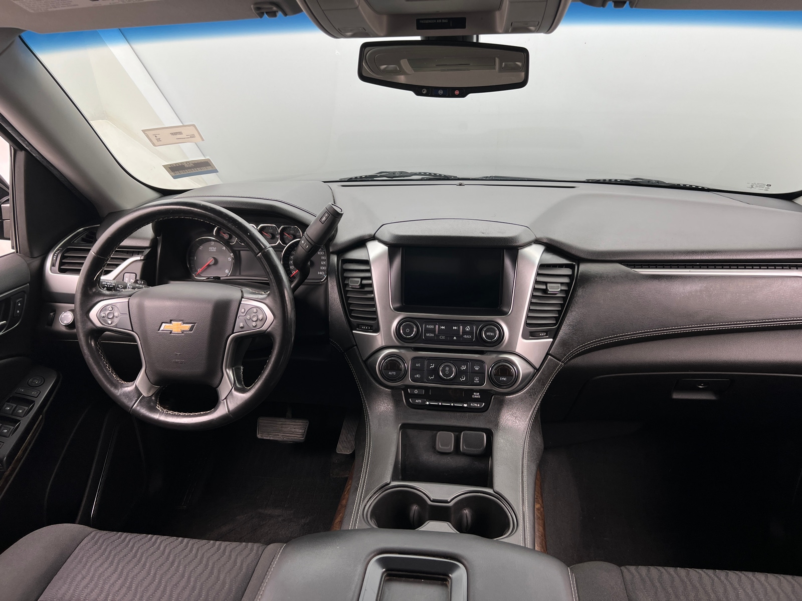 Thumbnail: 2019 Chevrolet Tahoe - 3