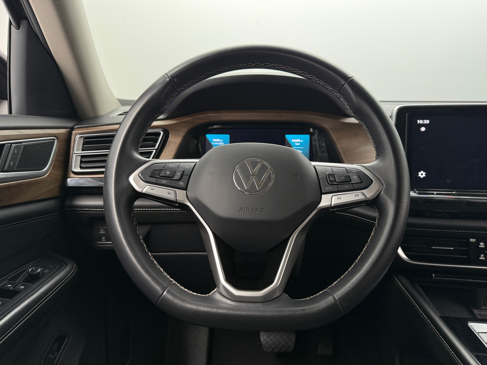 Thumbnail: 2024 Volkswagen Atlas - 4