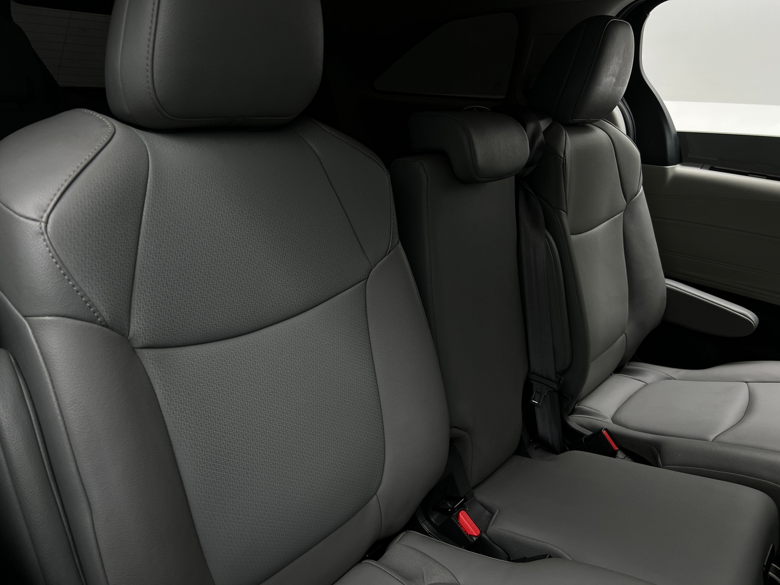 Thumbnail: 2022 Toyota Sienna - 5