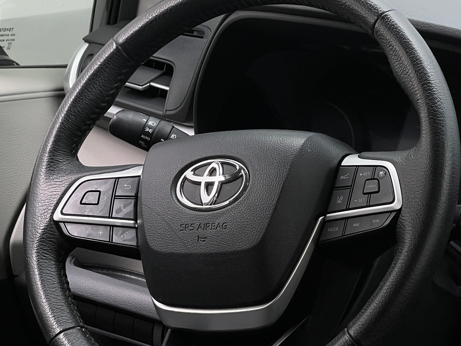 Thumbnail: 2022 Toyota Sienna - 4