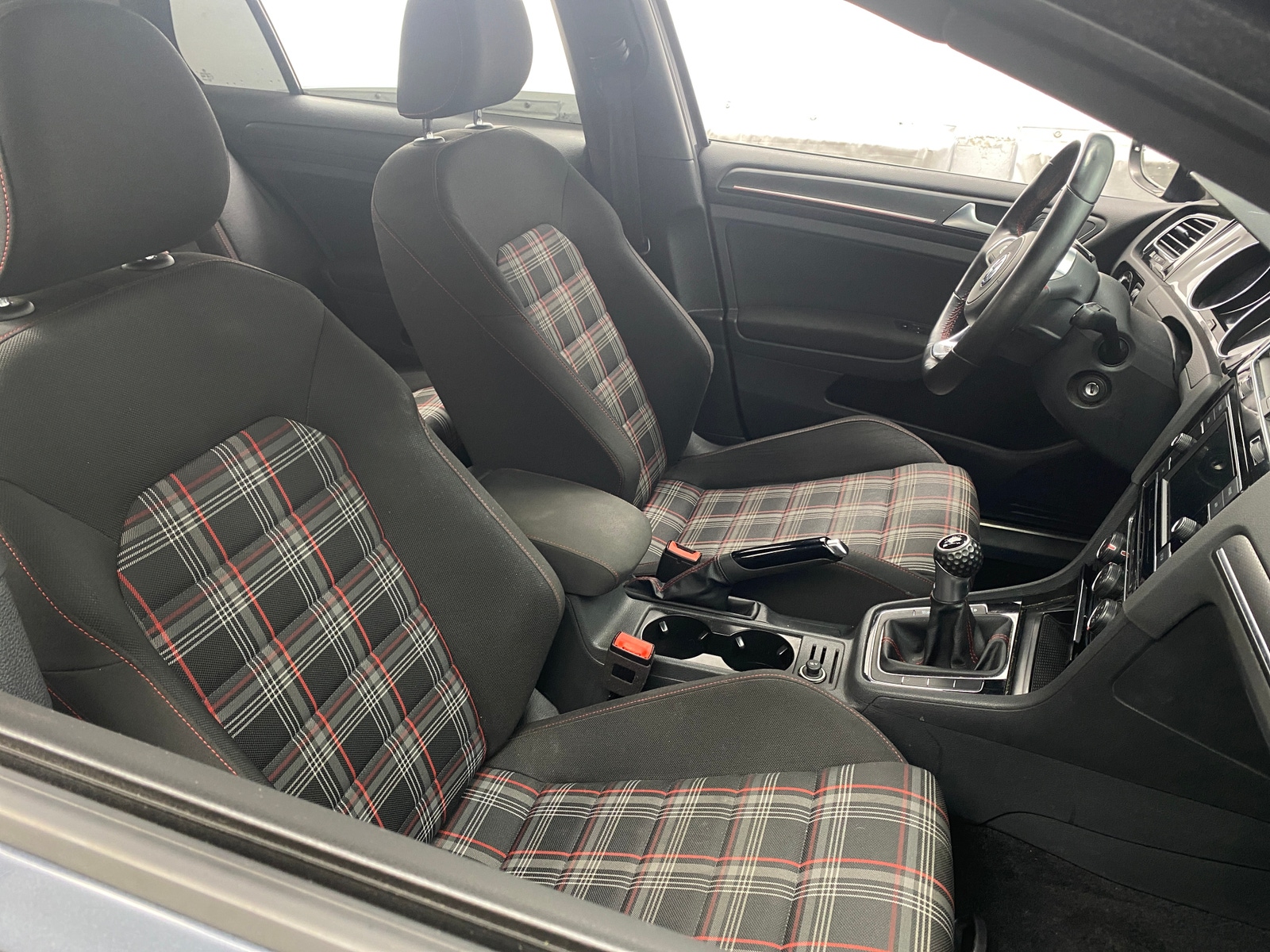 Thumbnail: 2018 Volkswagen Golf - 2